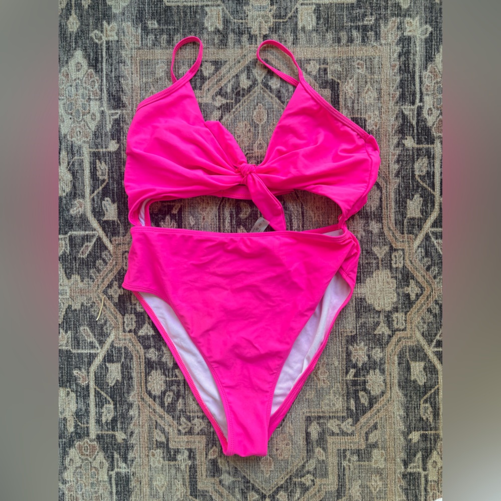 Women's Hot Pink Twist One-Piece Swimsuit
